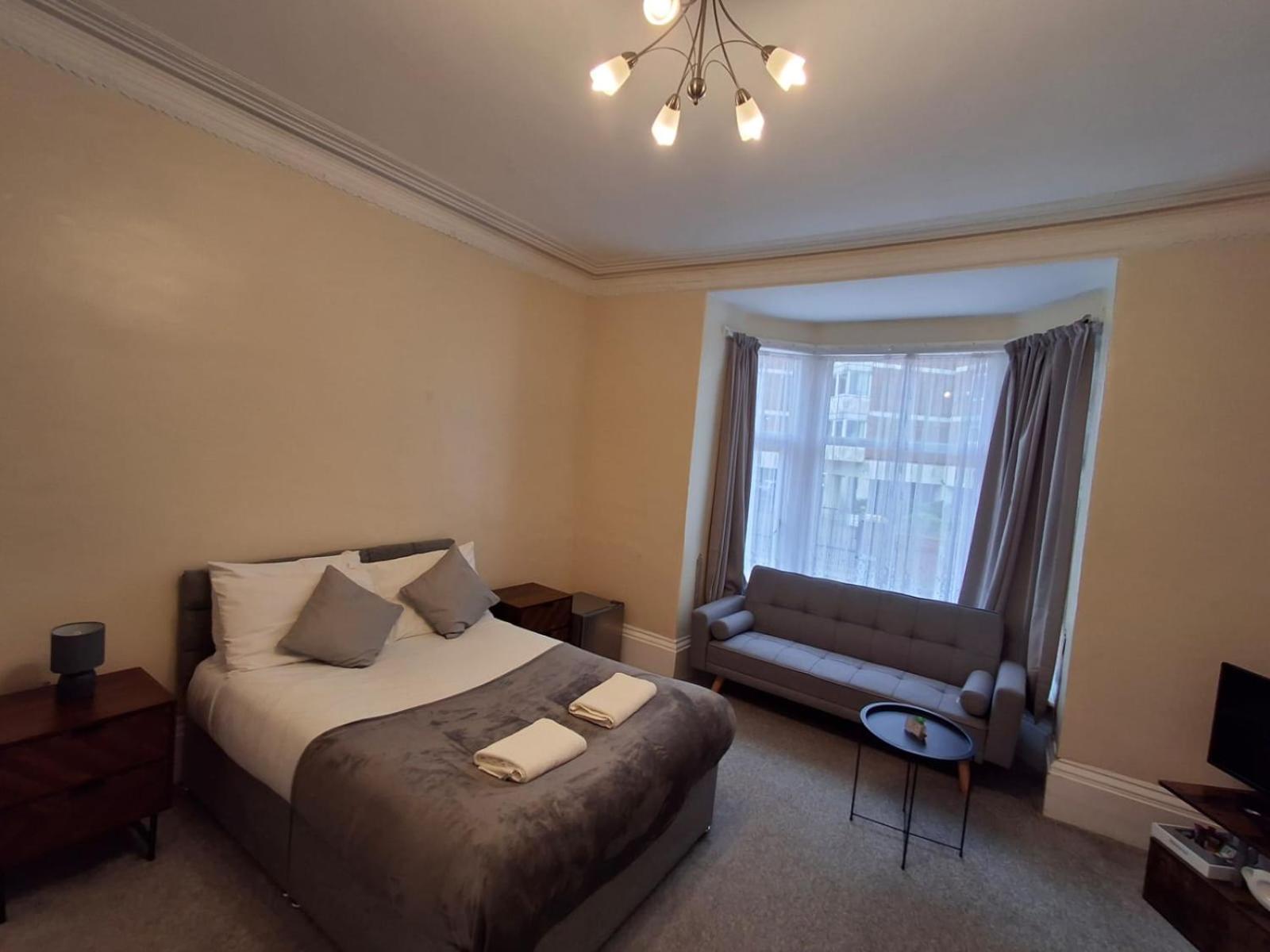 Inn By The Sea, Portsmouth - En Suite Rooms With Or Without Sea View, Onsite Ev 22Kw Eksteriør billede