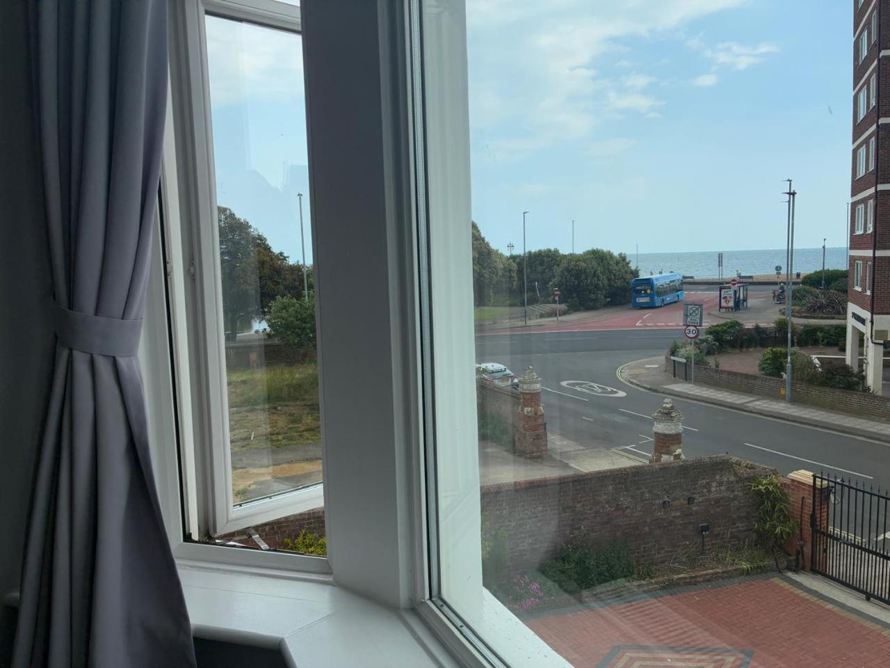 Inn By The Sea, Portsmouth - En Suite Rooms With Or Without Sea View, Onsite Ev 22Kw Eksteriør billede