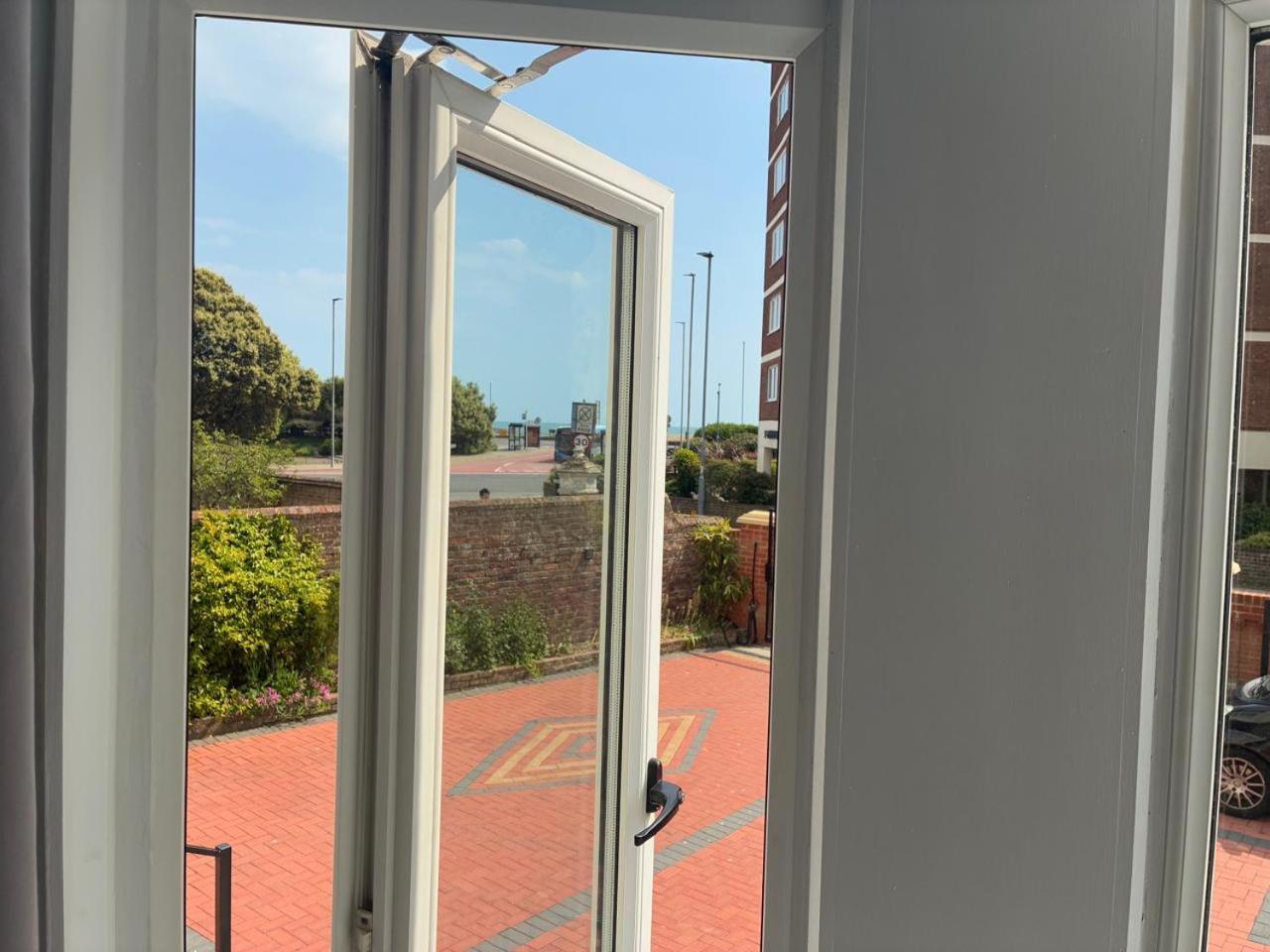 Inn By The Sea, Portsmouth - En Suite Rooms With Or Without Sea View, Onsite Ev 22Kw Eksteriør billede