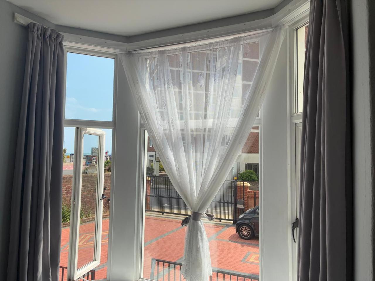 Inn By The Sea, Portsmouth - En Suite Rooms With Or Without Sea View, Onsite Ev 22Kw Eksteriør billede