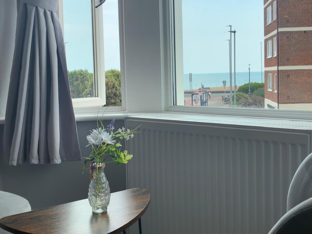 Inn By The Sea, Portsmouth - En Suite Rooms With Or Without Sea View, Onsite Ev 22Kw Eksteriør billede